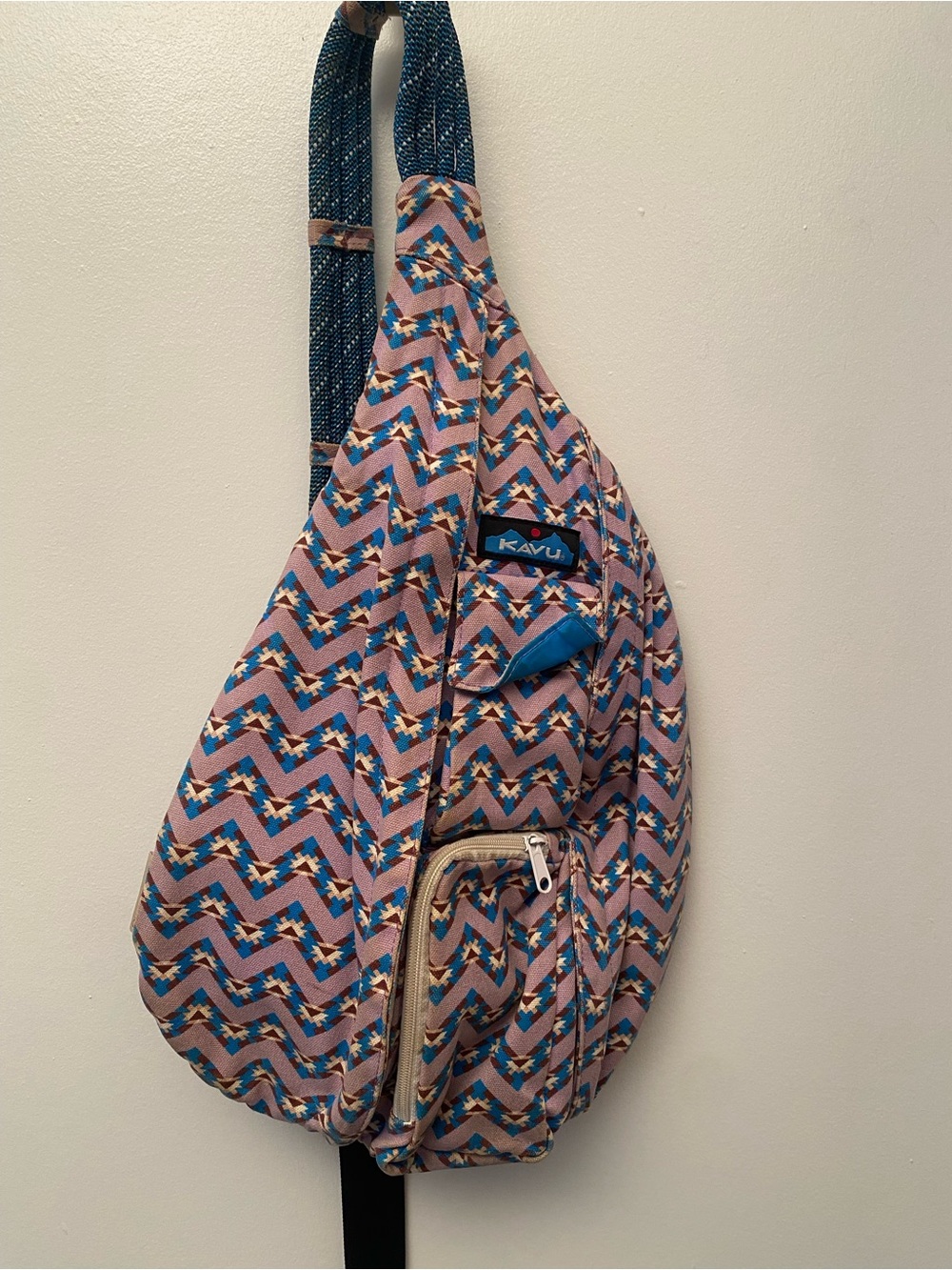 Kavu Pink Chevron Pattern Sling Pack with Blue Accents